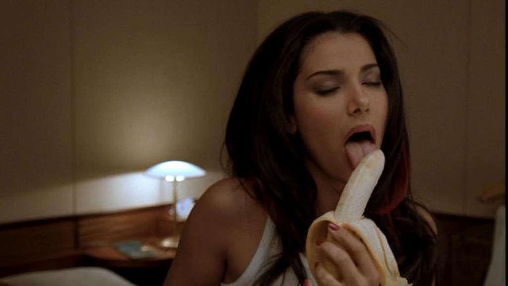 16P Roselyn Sanchez sucking and licking banana and expose her cleavege