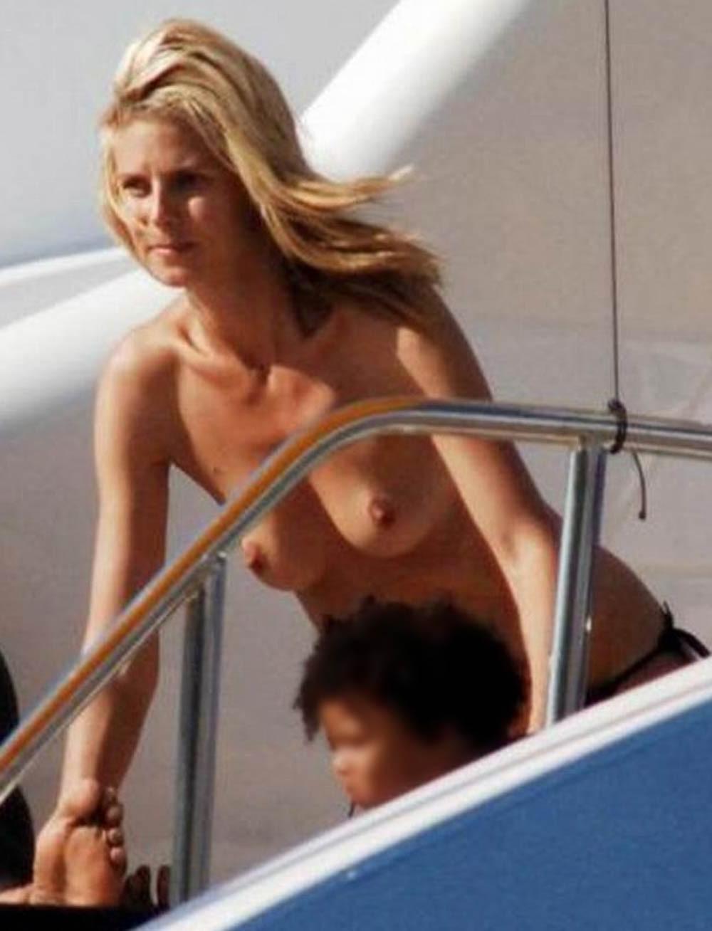 15P Heidi Klum topless and fantastic ass in thongs
