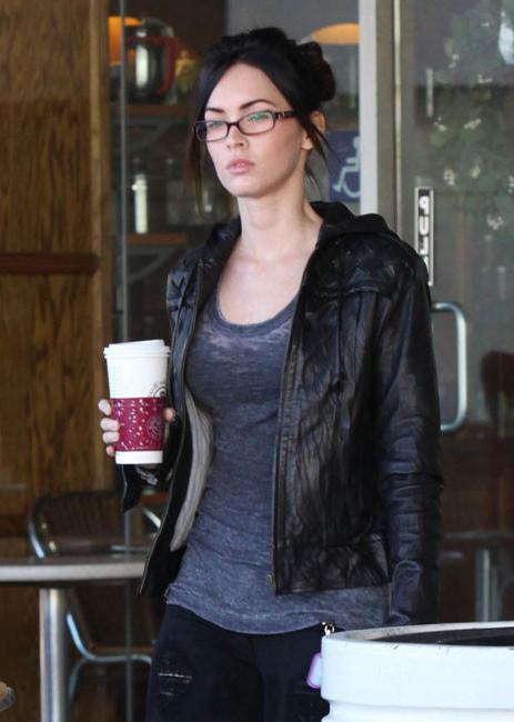15P Megan Fox hard pokies thru sexy pink dress