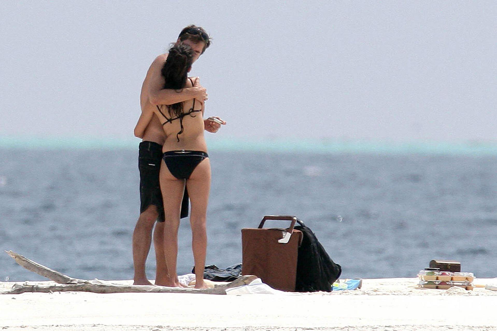16P Penelope Cruz enjoying on pool and showing nice and sexy body