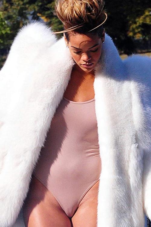 15P Rihanna see thru tits and ass in black thongs