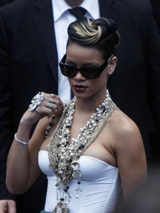 15P Rihanna see thru tits and ass in black thongs