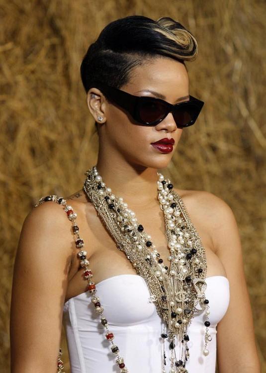 15P Rihanna see thru tits and ass in black thongs