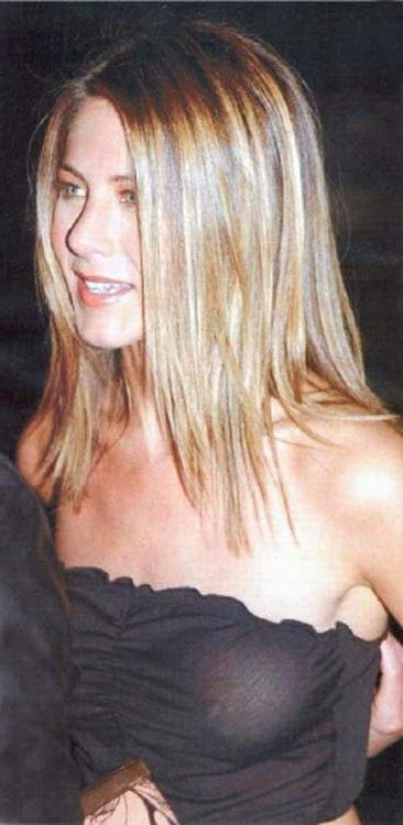 15P Jennifer Aniston sunbathing juicy milf topless