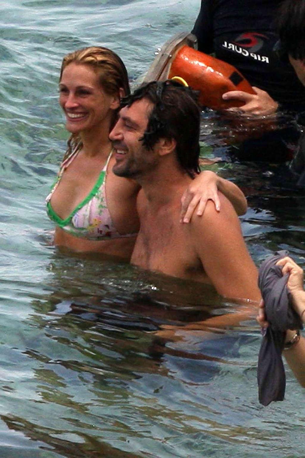 10P Julia Roberts bikini