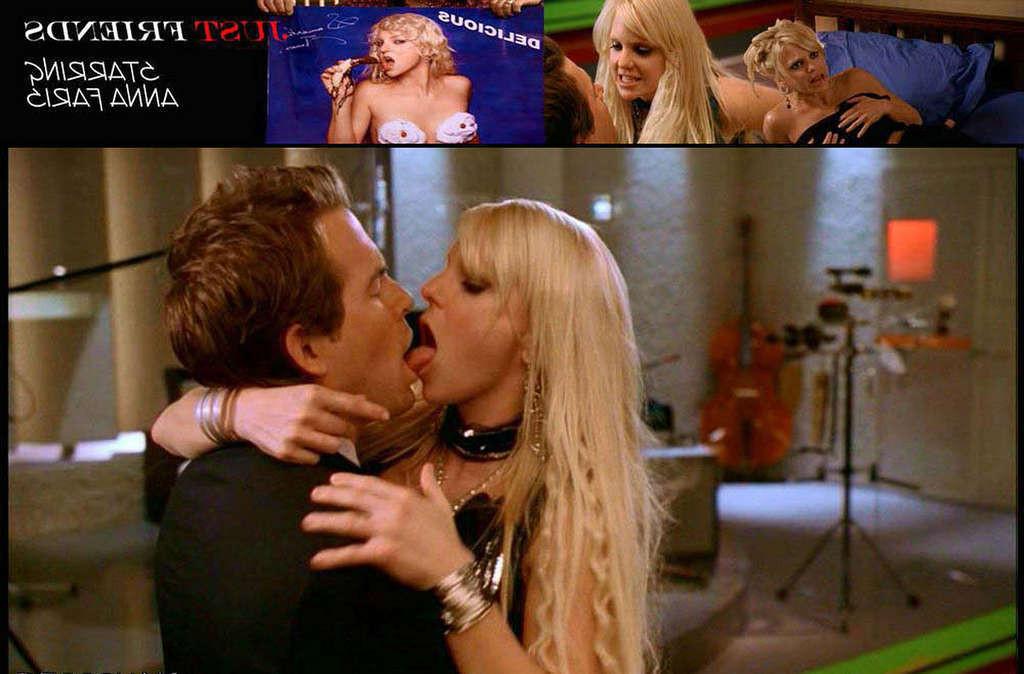 10P Anna Faris boobs