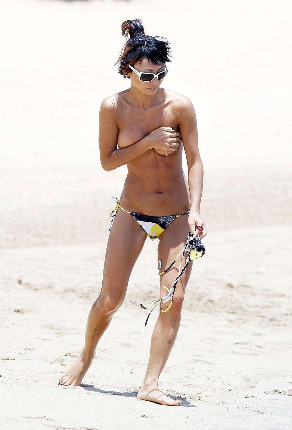 16P Bai Ling shows naked tits and very hot body paparazzi pictures
