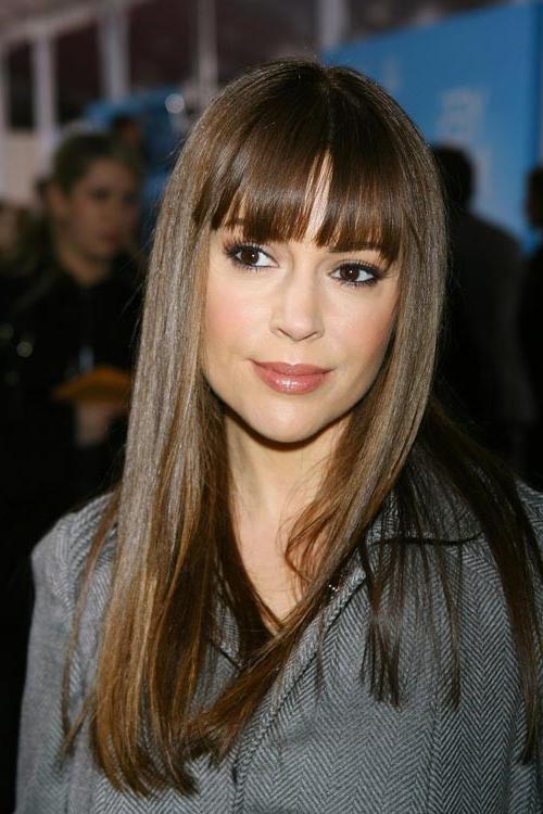 16P Alyssa Milano lovely big juggs through shirt