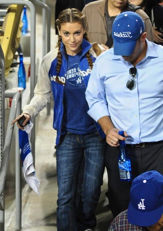 16P Alyssa Milano lovely big juggs through shirt