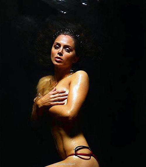 10P Eliza Dushku sexy