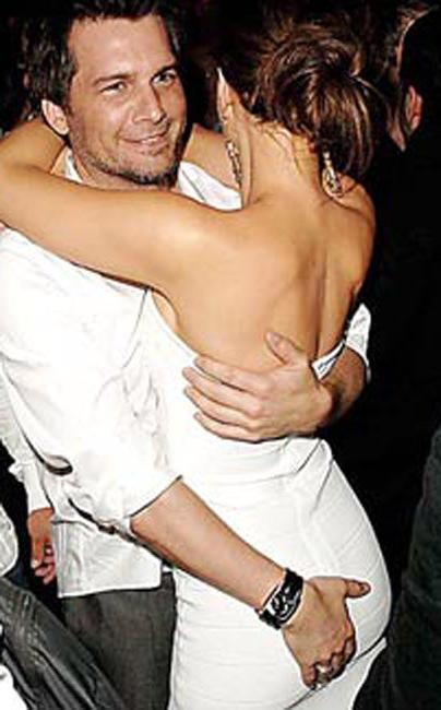16P Kate Beckinsale her bare ass and in cute bikini