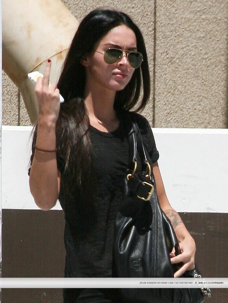 16P Megan Fox beautiful Hollywood celebrity paparazzi pictures