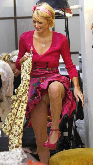 16P Paris Hilton sexy upskirt pictures of her panties