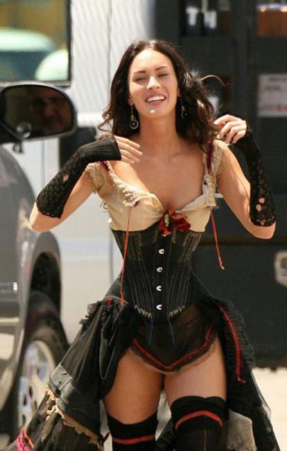 16P Megan Fox big boobs and nice nipple slip
