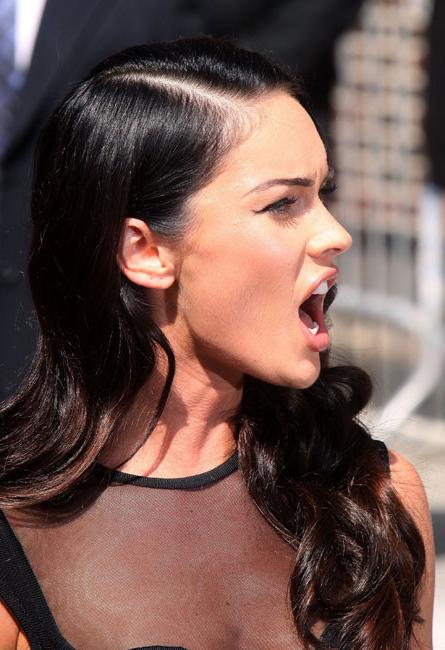 16P Megan Fox big boobs and nice nipple slip