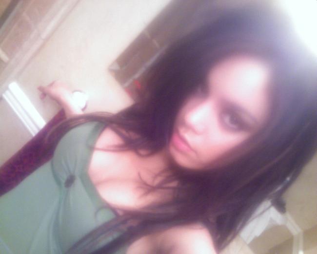 16P Vanessa Hudgens posing like nude celebrity model