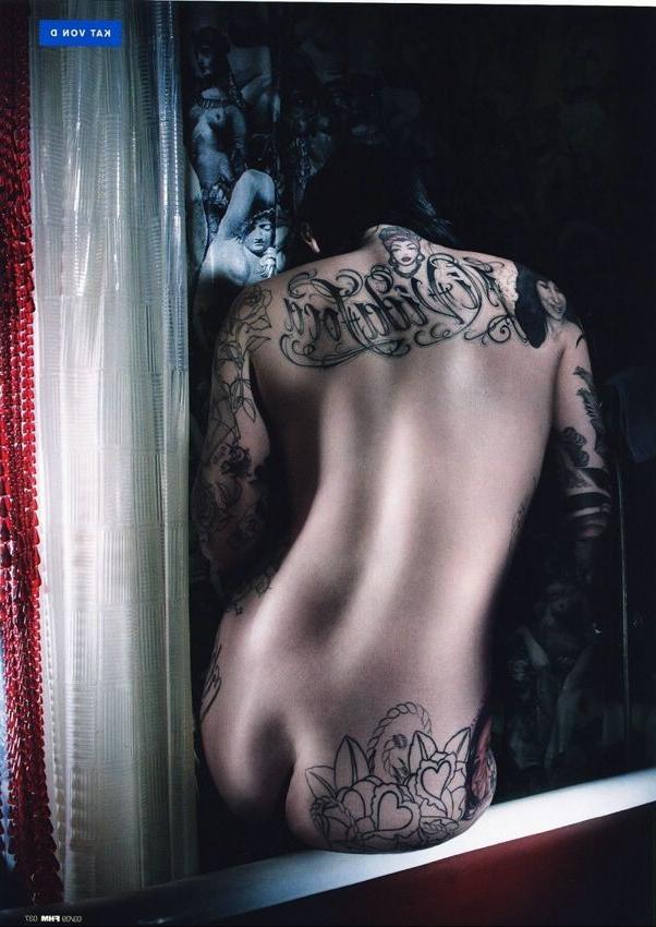 15P Tattooed celebrity Kat Von D showing her nice naked ass