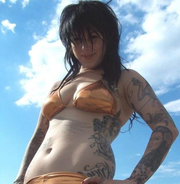 15P Tattooed celebrity Kat Von D showing her nice naked ass