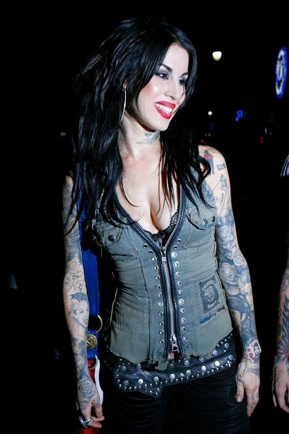 15P Tattooed celebrity Kat Von D showing her nice naked ass