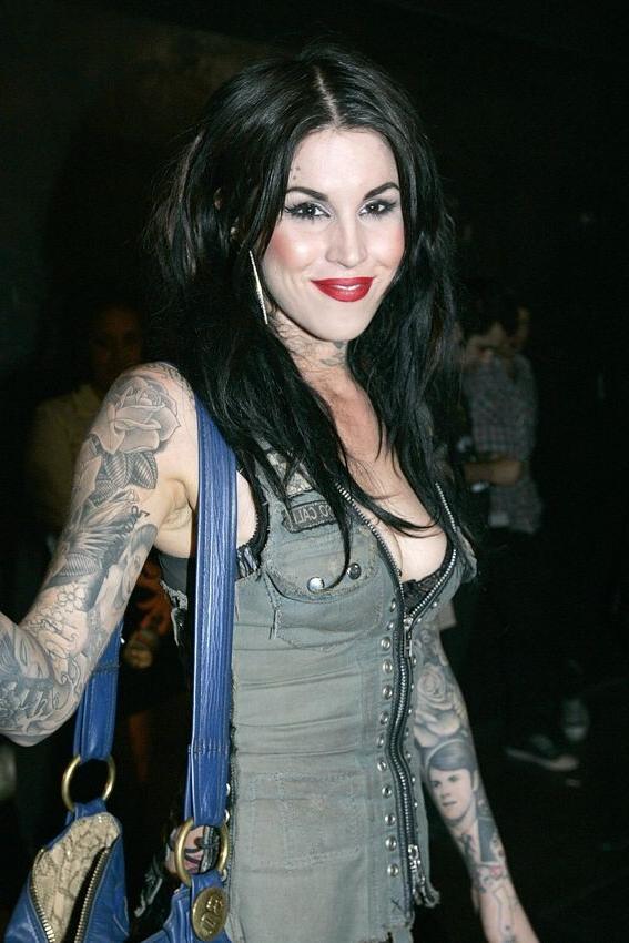 15P Tattooed celebrity Kat Von D showing her nice naked ass