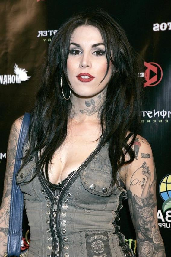 15P Tattooed celebrity Kat Von D showing her nice naked ass