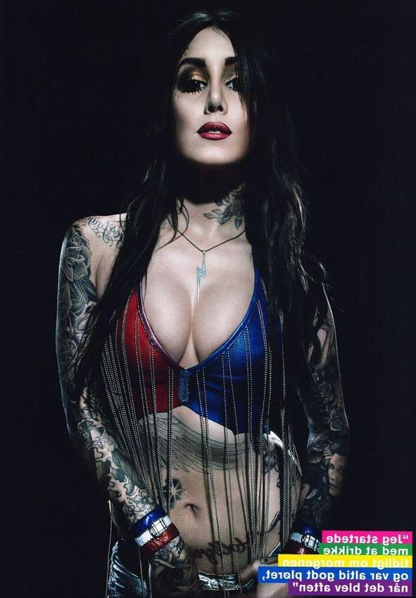 15P Tattooed celebrity Kat Von D showing her nice naked ass