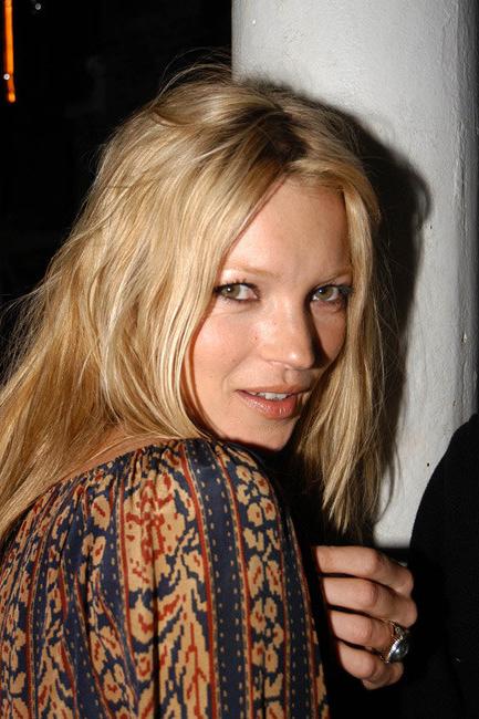 16P Kate Moss topless and nice boob slip