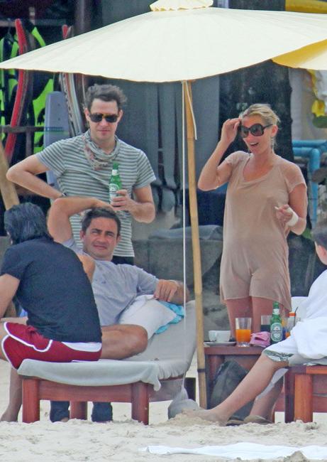 16P Kate Moss topless and nice boob slip