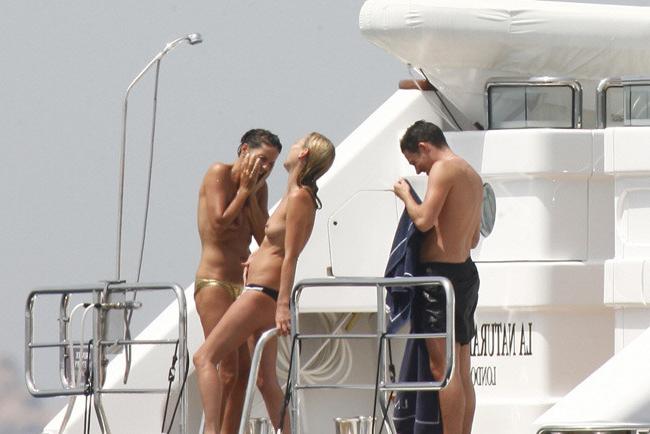 16P Kate Moss topless and nice boob slip
