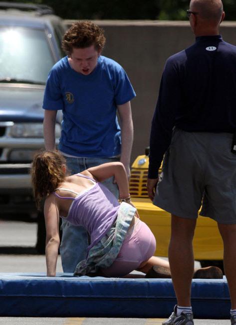 16P Natalie Portman sunbathing and nice upskirt
