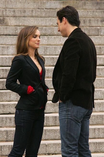 16P Natalie Portman sunbathing and nice upskirt