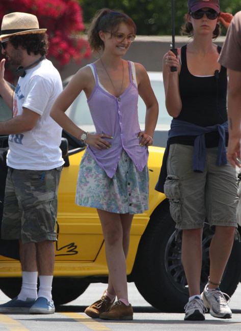 16P Natalie Portman sunbathing and nice upskirt