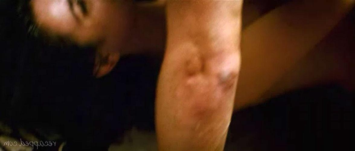 10P Penelope Cruz exposing her nice big tits in nude movie caps and posing nude