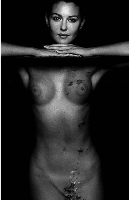 16P Monica Bellucci going topless with great chick
