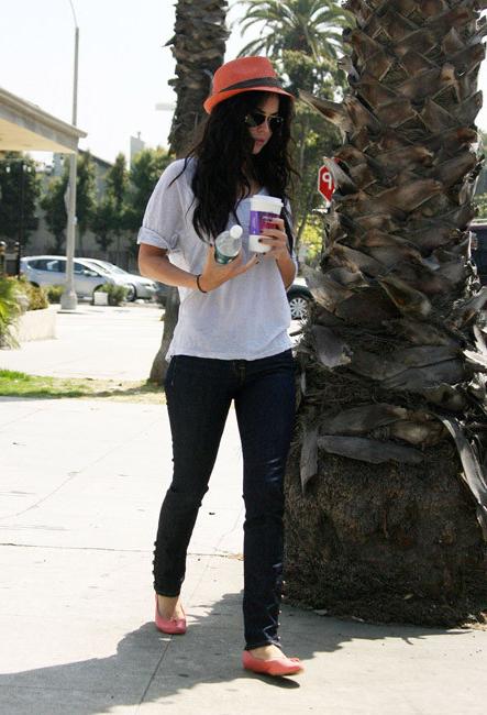 15P Megan Fox stunning ass in tight jeans