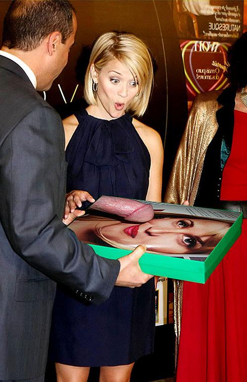 16P Reese Witherspoon showing her pussy and tits and fucking hard
