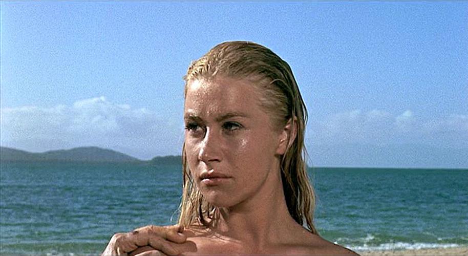 16P Helen Mirren exposing her big tits her nice ass and her pussy in nude movie caps