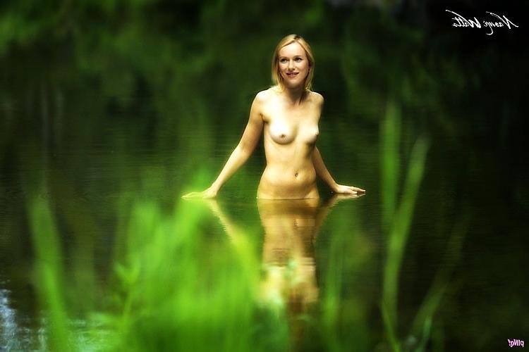 16P Naomi Watts showing her pussy and tits and fucking hard