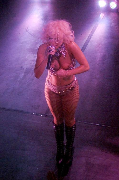 10P Lady Gaga showing her nice big tits and nipple slip paparazzi pictures