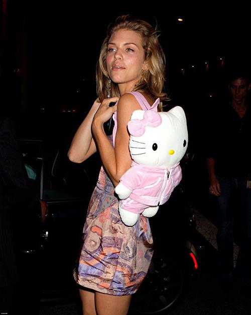 10P AnnaLynne McCord showing her nice big tits and upskirt paparazzi pictures