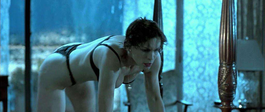 10P Jamie Lee Curtis dancing very sexy and performing streaptese in some movie caps