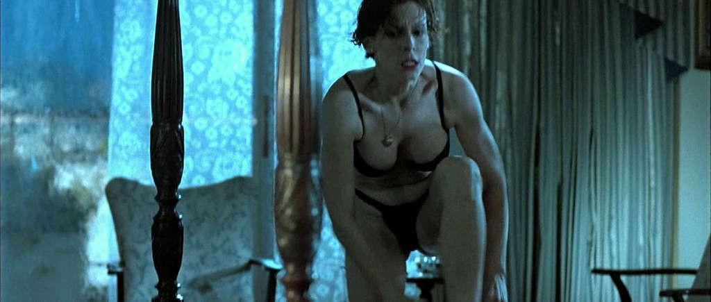 10P Jamie Lee Curtis dancing very sexy and performing streaptese in some movie caps
