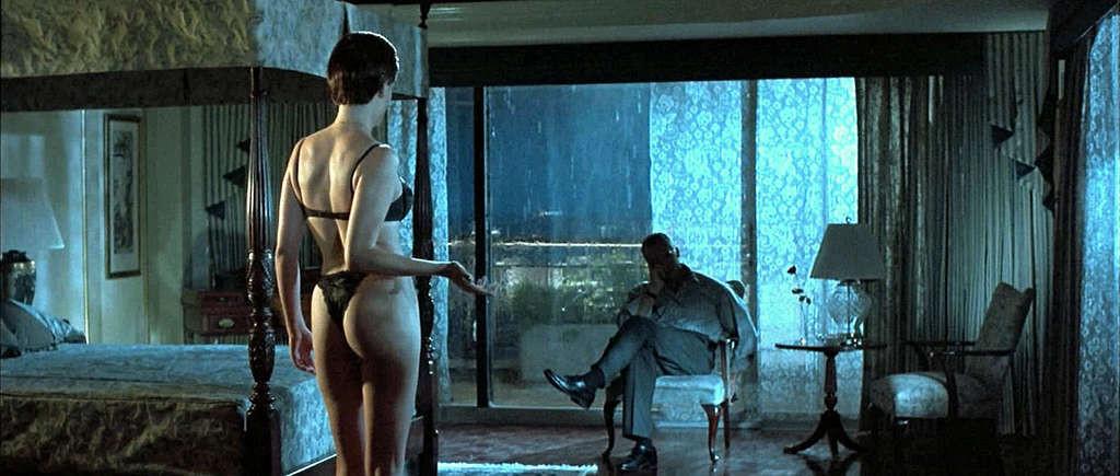 10P Jamie Lee Curtis dancing very sexy and performing streaptese in some movie caps
