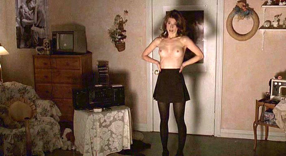 16P Perrey Reeves showing her nice big tits in nude movie caps