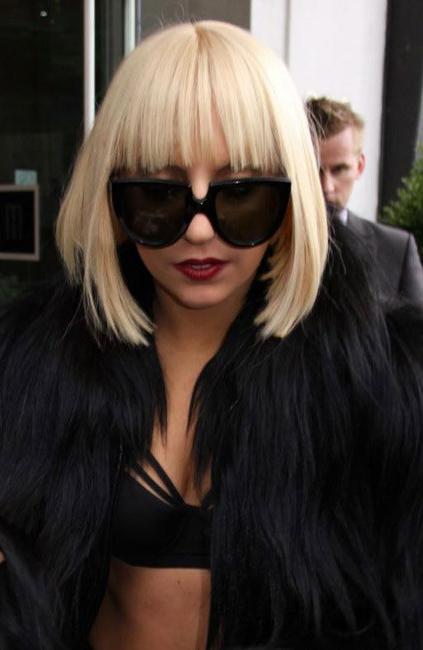15P Lady Gaga shows her perfect ass and exposed tits