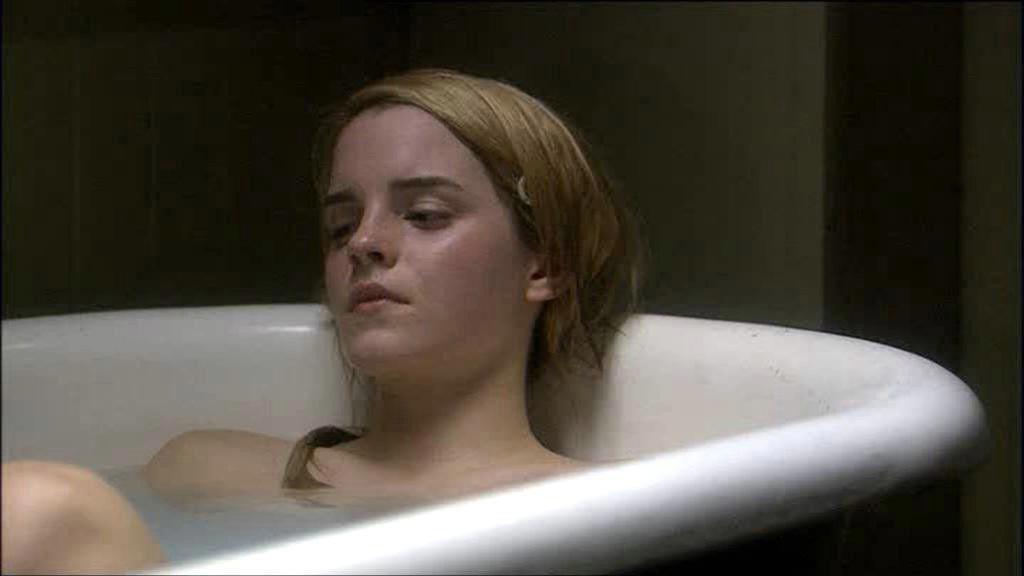 15P Emma Watson upskirt and fully naked in bathtub