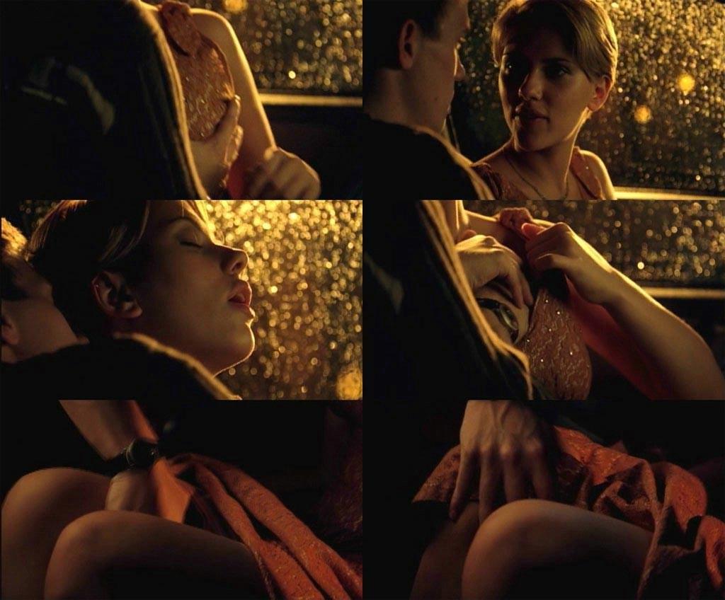 15P Scarlett Johansson holding her big nude breasts