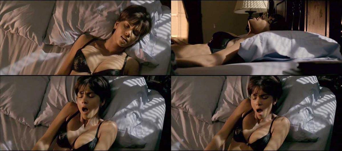 15P Halle Berry showing her big natural huge tits