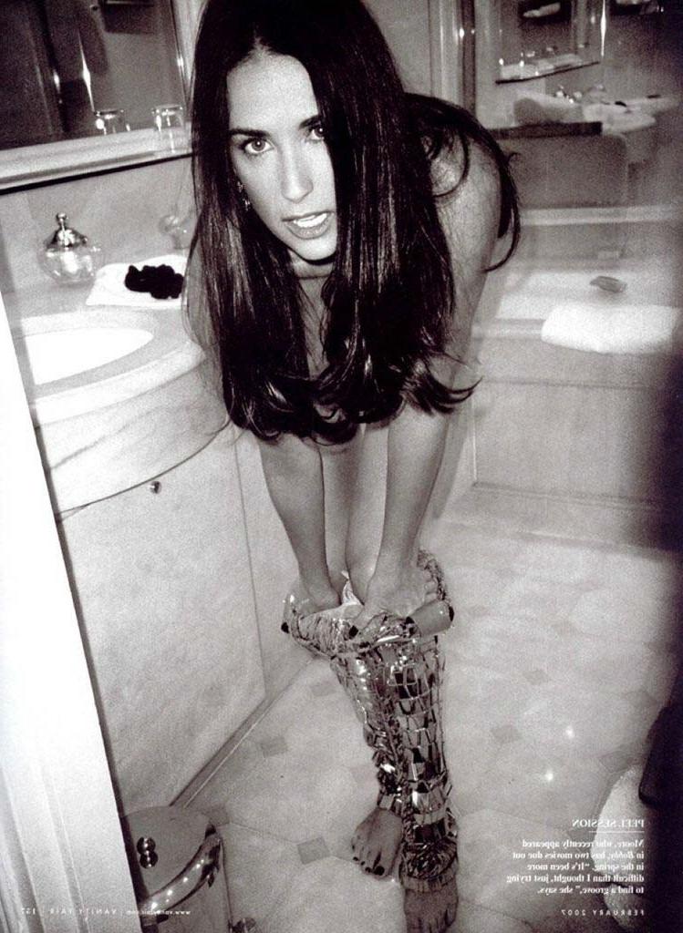 15P Demi Moore all nude sexy body in sex scene caps