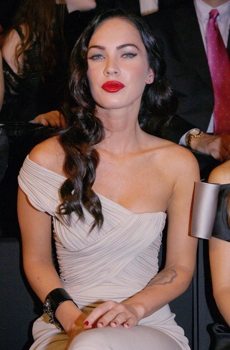15P Megan Fox swimming completely nude in the pool
